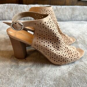 Madden Girl Womens Tan Cutout Peep Toe Block Heel Booties Shoes Size 9.5